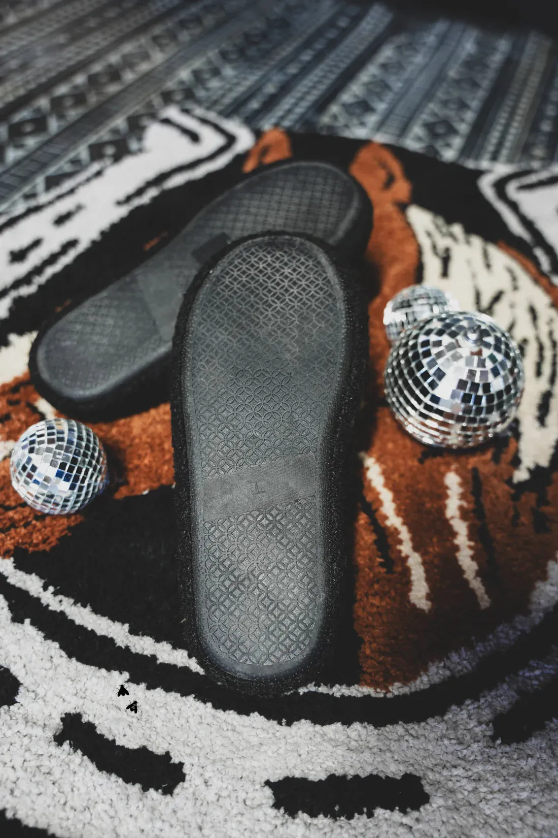 Hereford Sways Black Slipper Slides