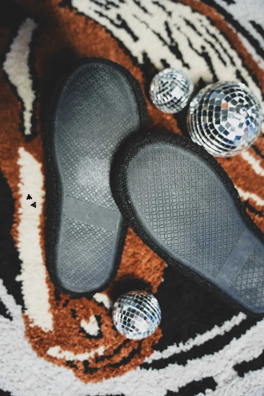 Hereford Sways Black Slipper Slides