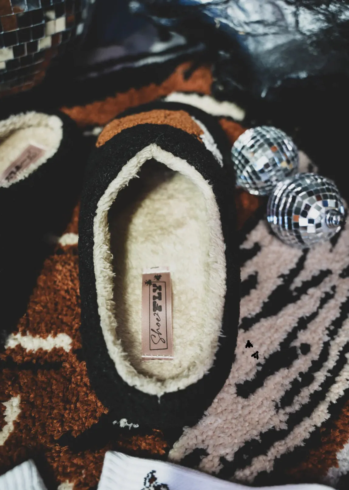 Hereford Sways Black Slipper Slides