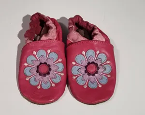 Robeez leather sole Pink flower shoes 6-12mo - size Shoes:           4 & 4.5 (Little Kid)