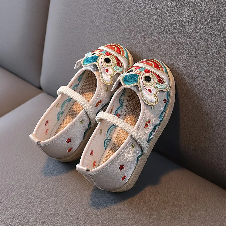 Tiger Head Designed Traditional Girls' Chinese Embroidery Shoes Dancing Shoes