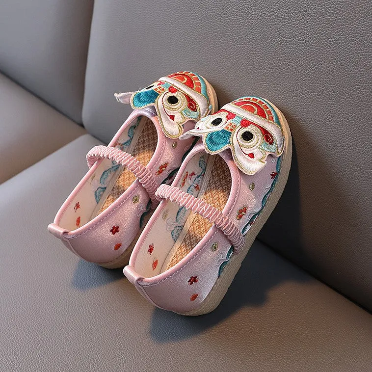 Tiger Head Designed Traditional Girls' Chinese Embroidery Shoes Dancing Shoes